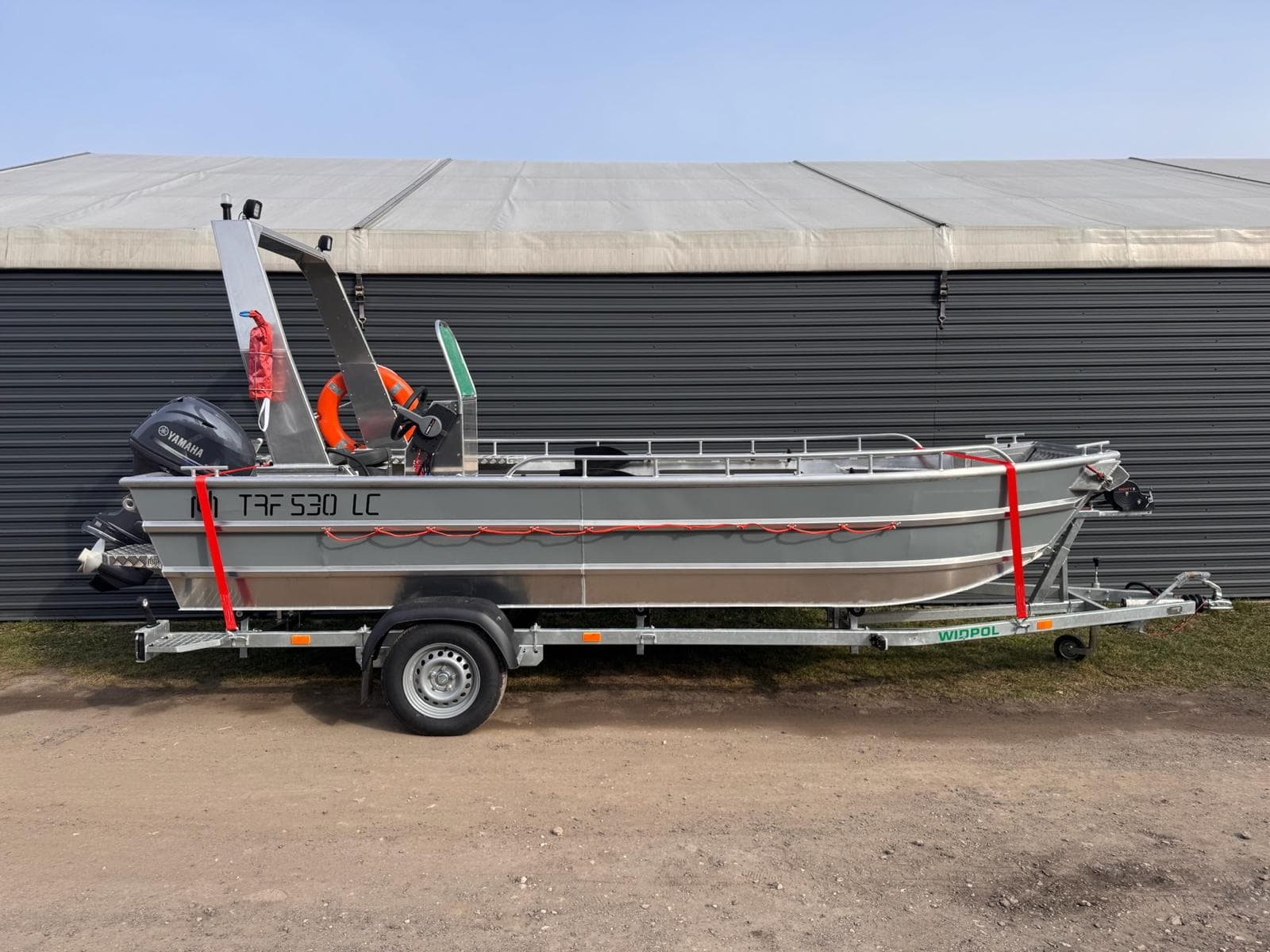 Ultra Marine TRF-serie op het water