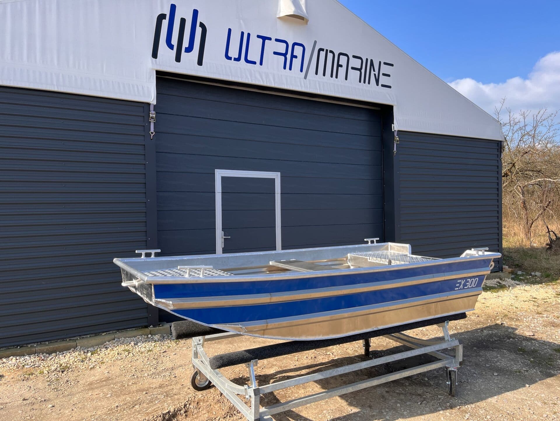 Ultra Marine EX-Serie auf dem Wasser